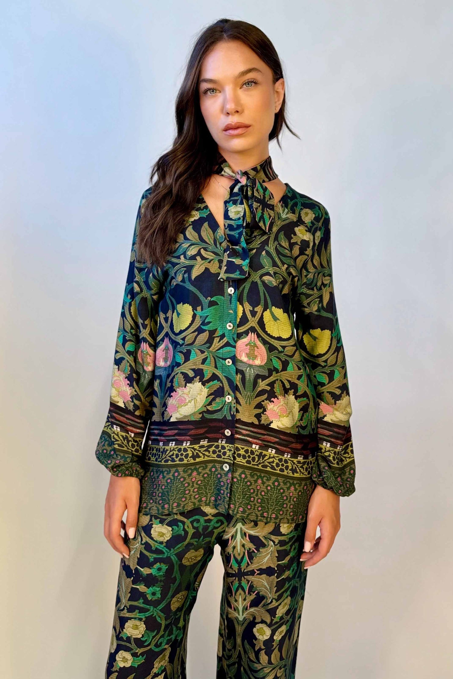 Camicia con Fiocco Removibile