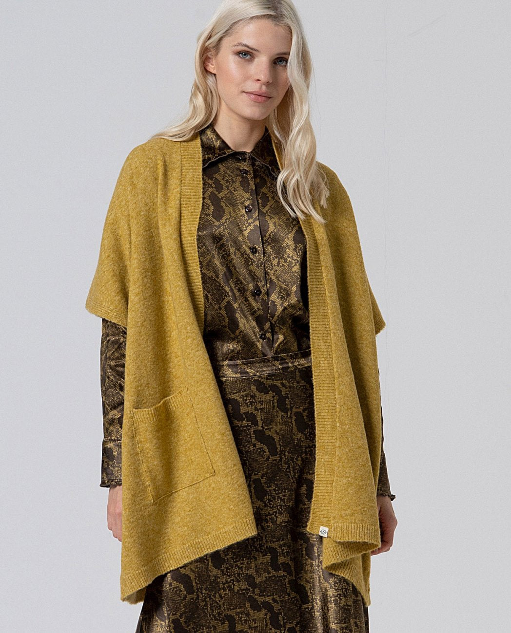 Poncho Aperto con Tasche