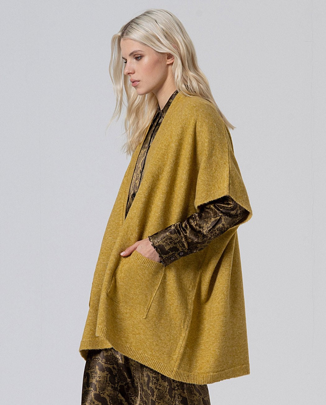 Poncho Aperto con Tasche
