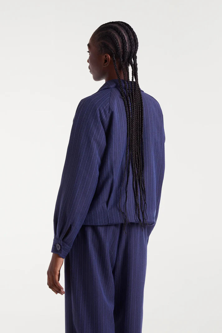 Giaccha a righe gessate blu