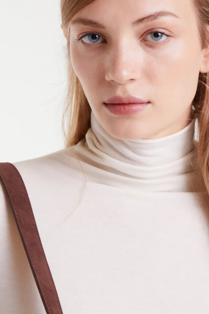 Maglietta a collo alto bianca