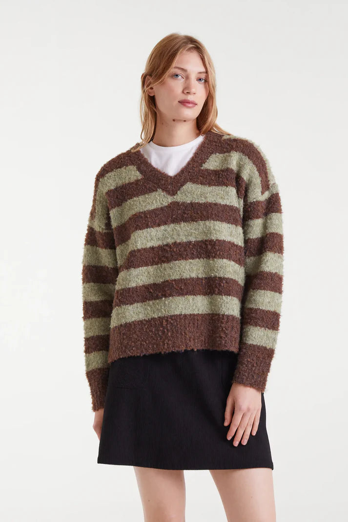 Maglione a righe marrone e verde