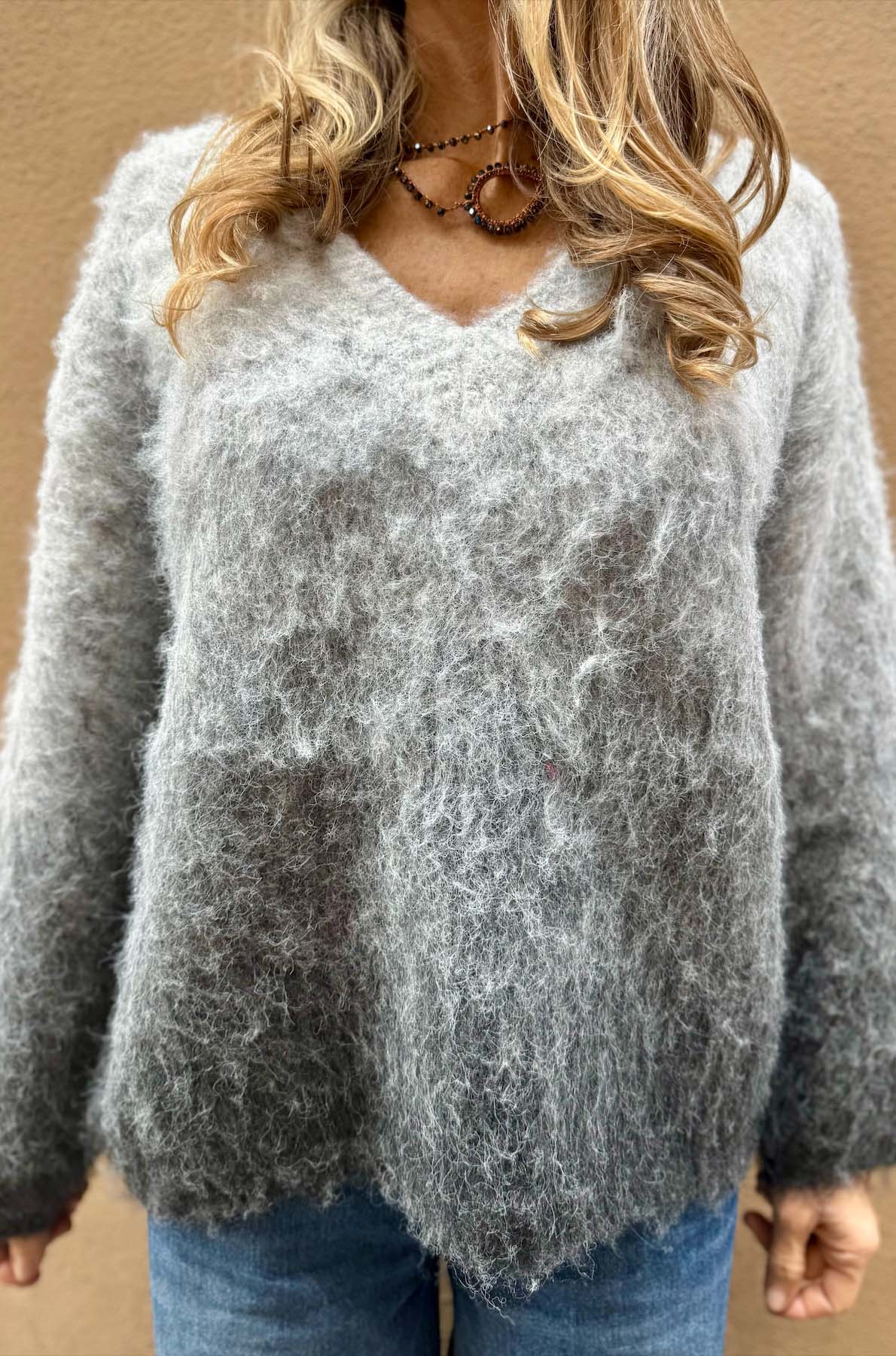 Maglione a V effetto Mohair