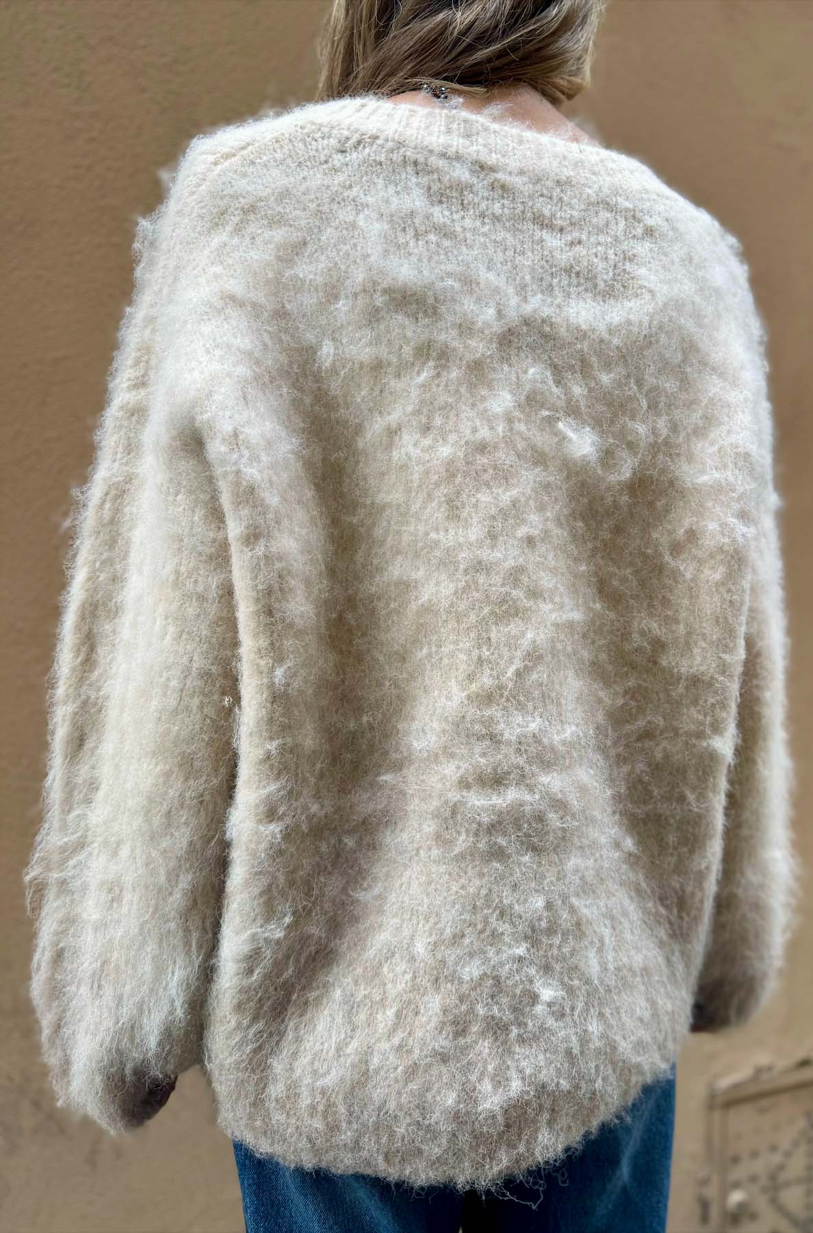 Maglione a V effetto Mohair