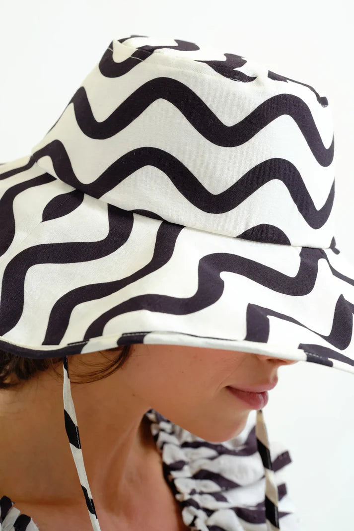 Cappello con stampa Wave