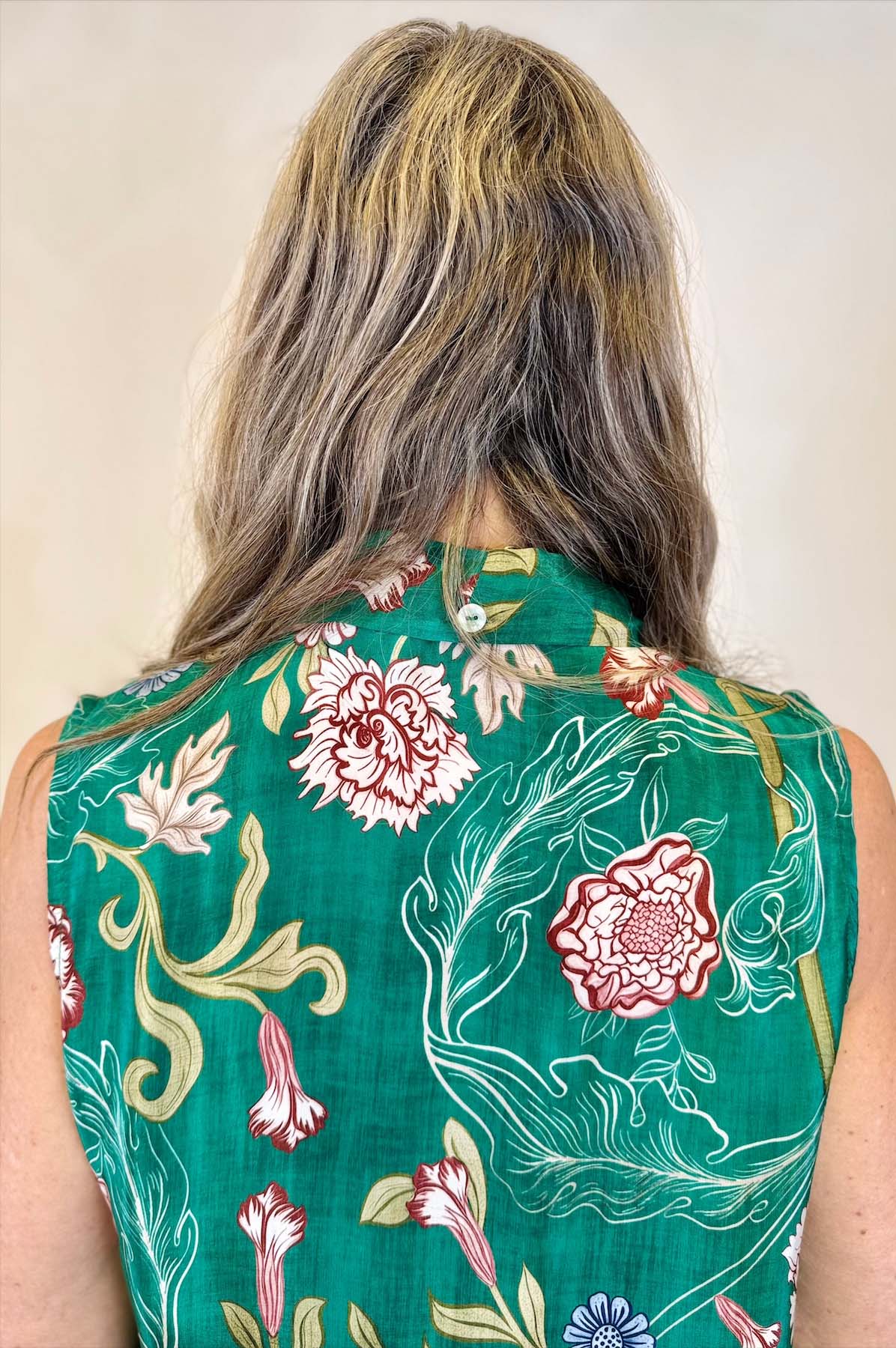 camicia smanicata fantasia floreale