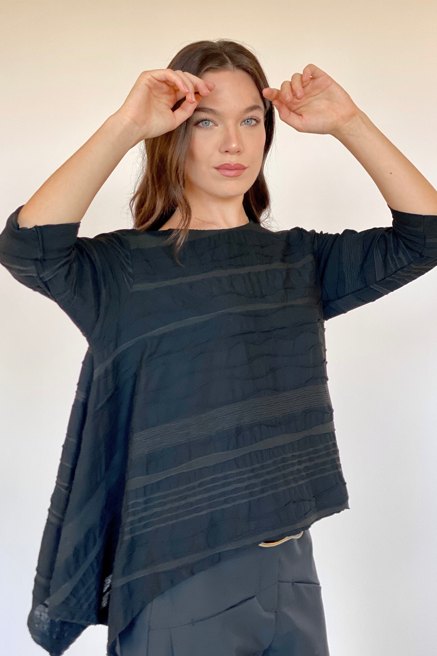 Maglia Nera Asimmetrica