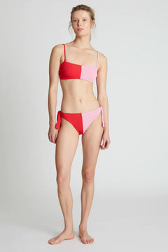 Slip bikini bicolore rosso con laccetti