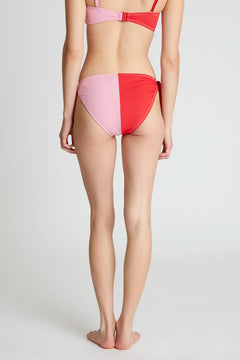 Slip bikini bicolore rosso con laccetti