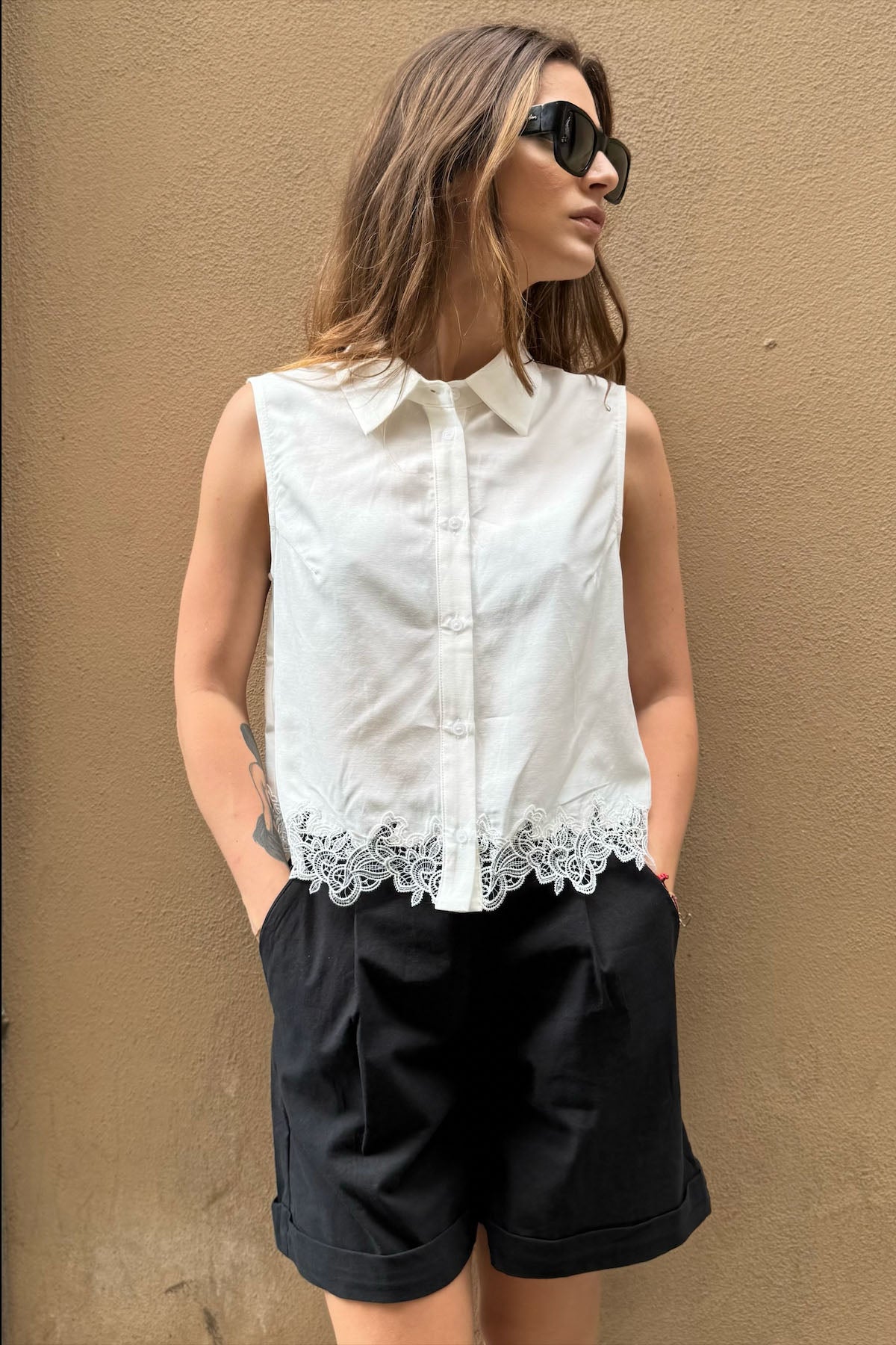 Camicia Smanicata Ricamo