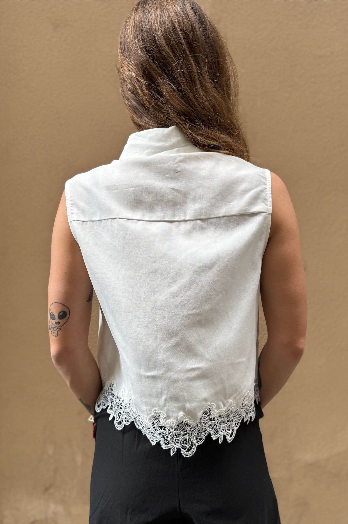 Camicia Smanicata Ricamo