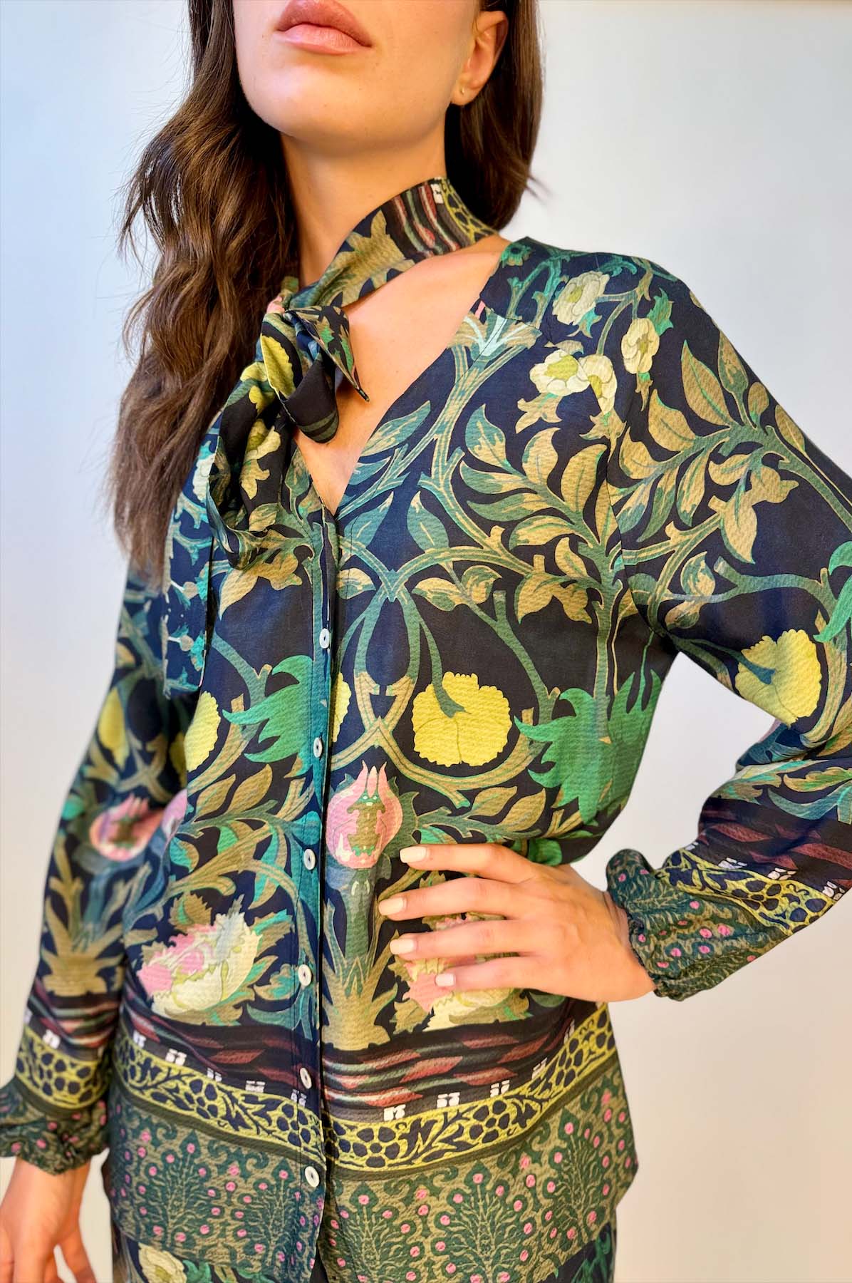 Camicia con Fiocco Removibile