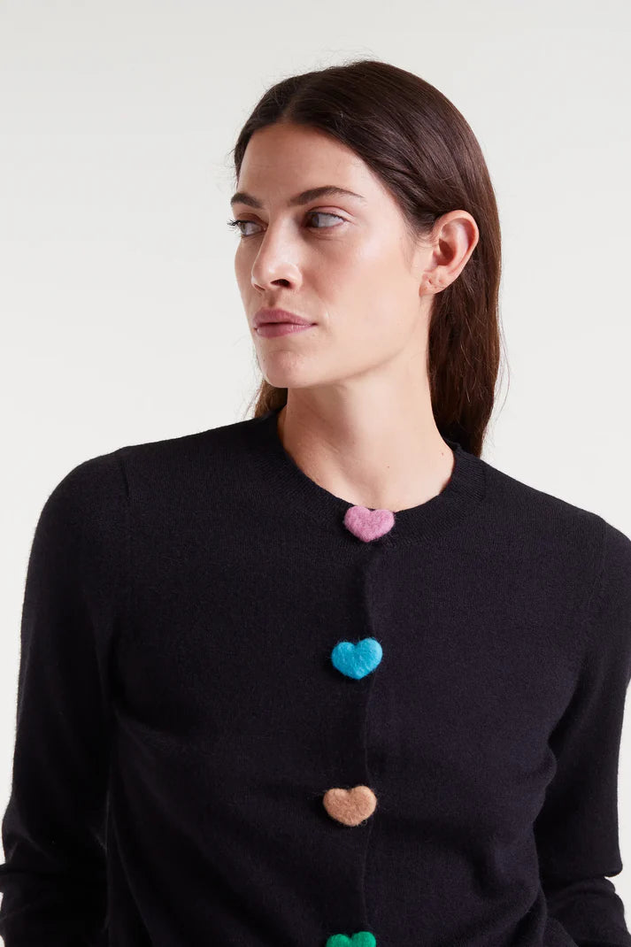 Cardigan nero lavorato a maglia con dettaglio a cuore