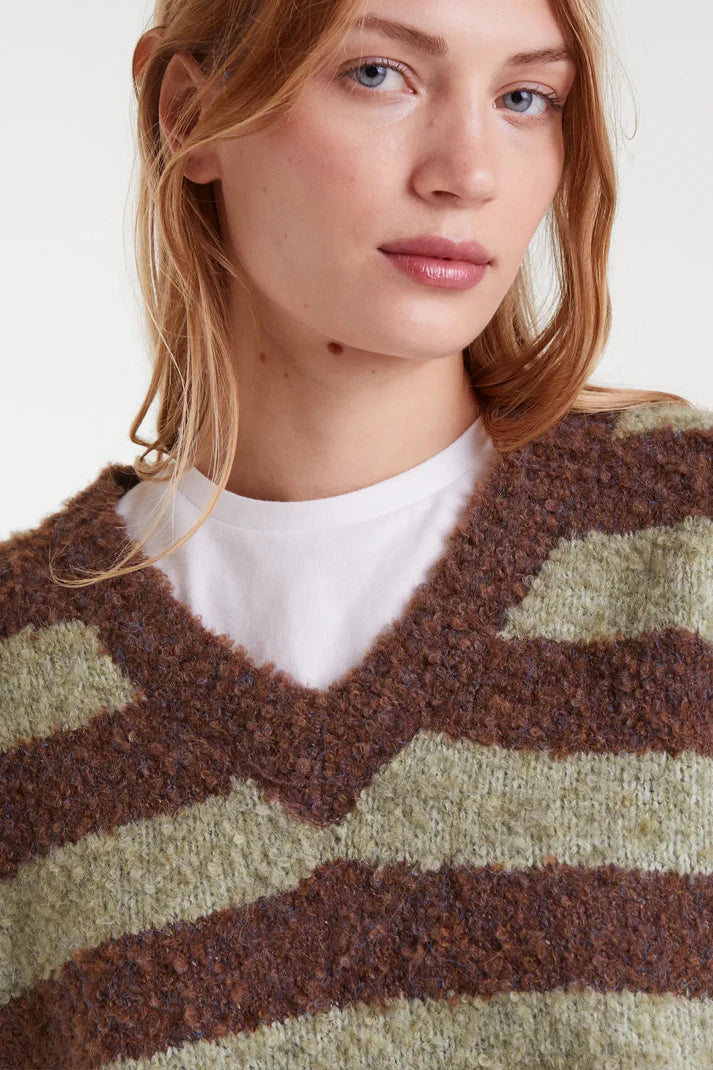 Maglione a righe marrone e verde