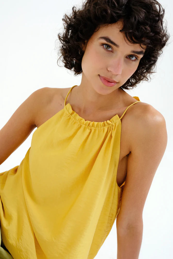 Top halter giallo