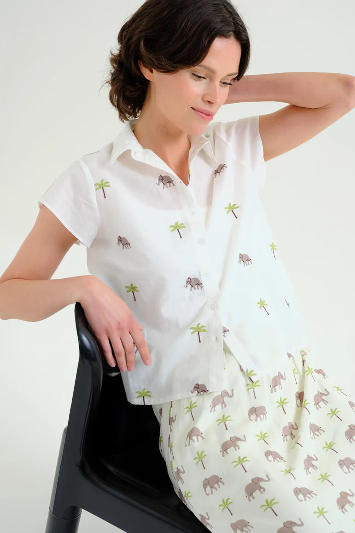Camicia con stampa di elefanti e palme