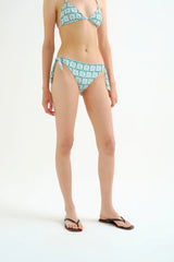 Slip bikini con chiusura a laccio e stampa floreale