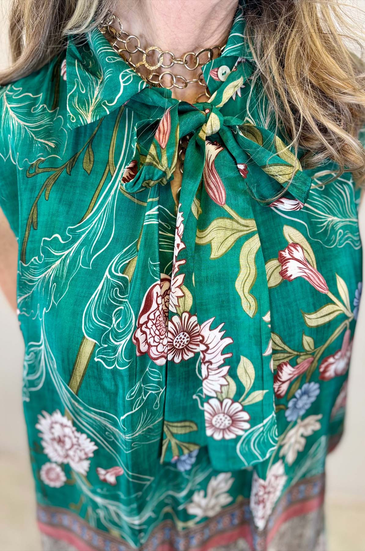 camicia smanicata fantasia floreale