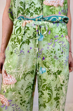 Pantalone in viscosa stampa farfalle