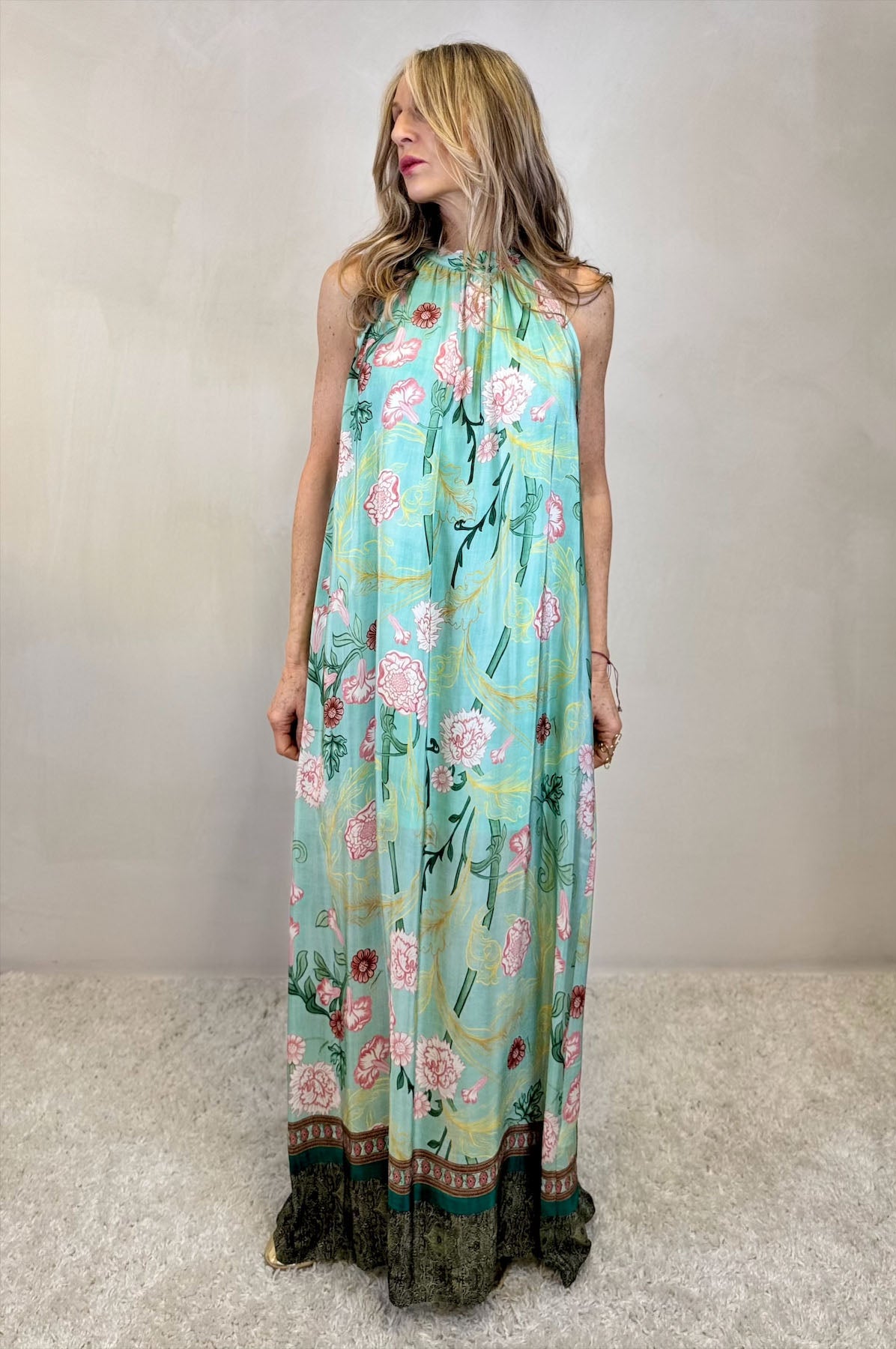 Abito scollo halter