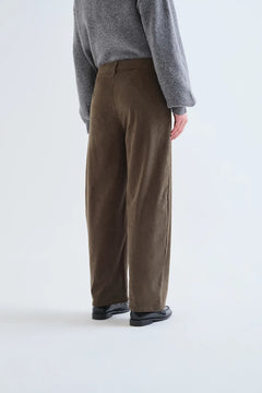 Pantaloni in velluto a coste marrone scuro