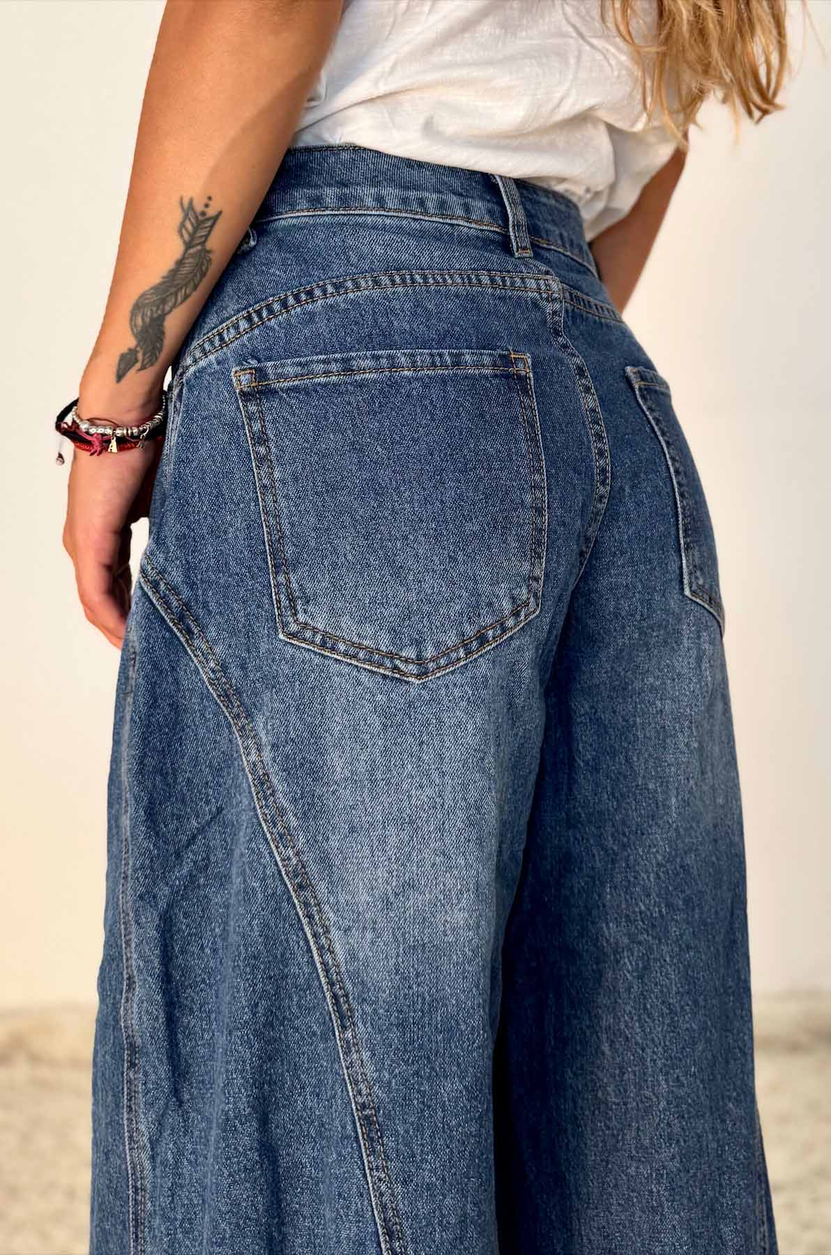 Jeans a Palloncino con Inserto Laterale