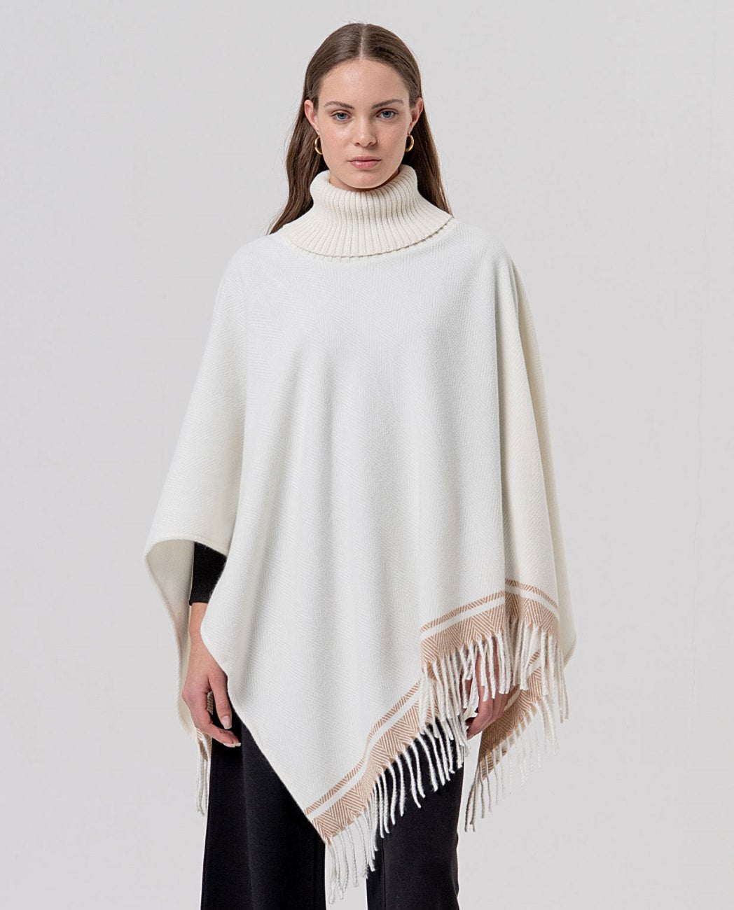 Poncho con collo in maglia