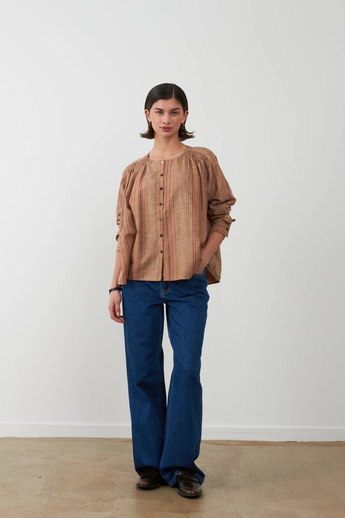 Camicia ricami floreali