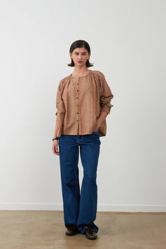 Camicia ricami floreali